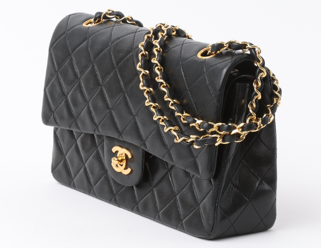 CHANEL Classic Medium Double Flap Bag